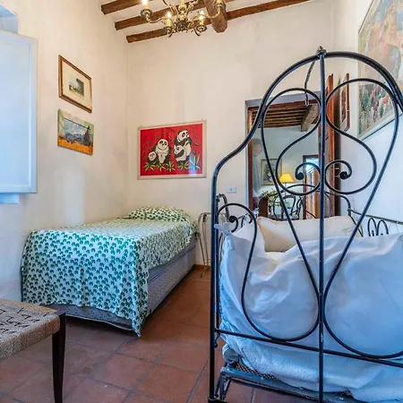 Holiday home Casale Il Farro